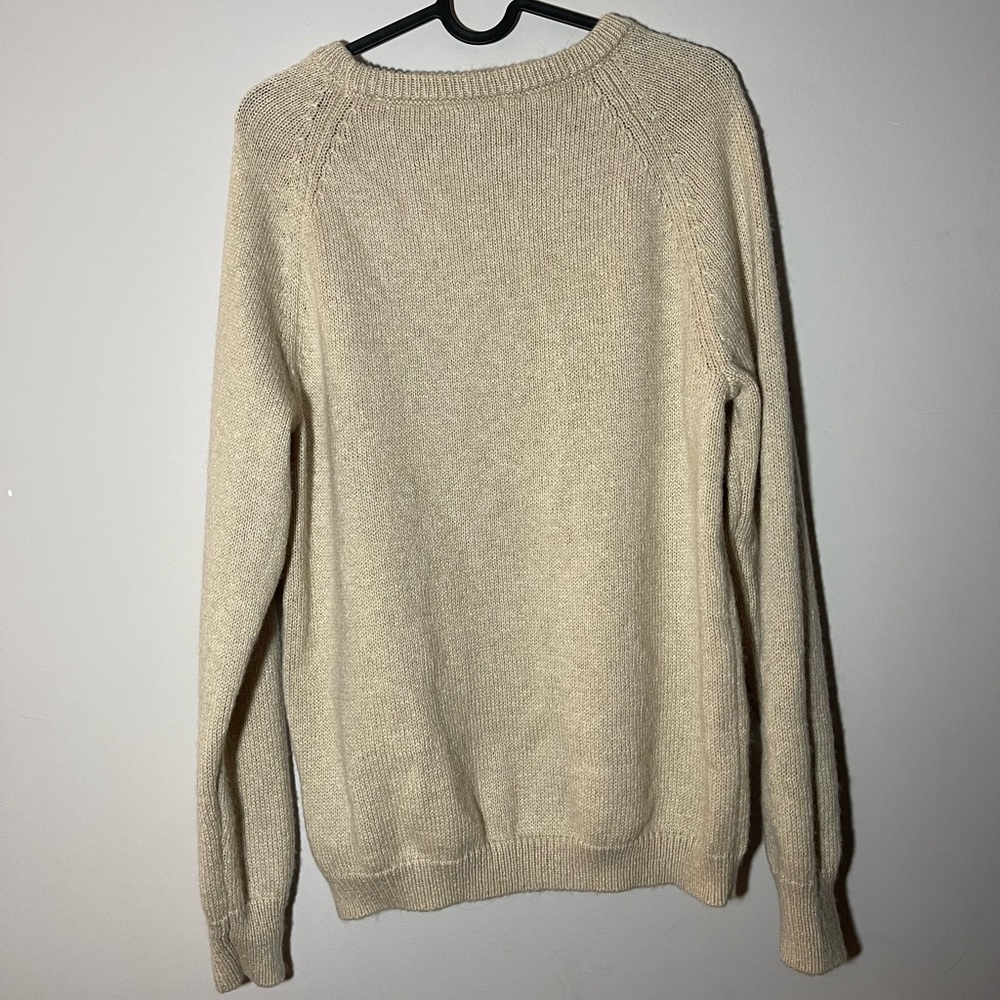GUESS Pullover Sweater! - Picture 4 of 4